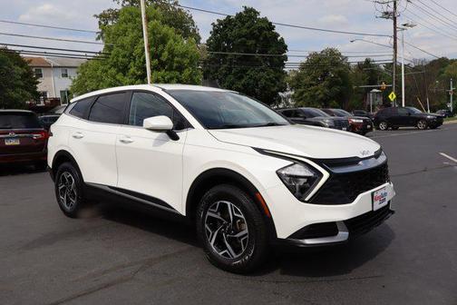 Snow White Pearl 2023 Kia Sportage LX