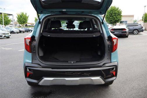 Pluton Blue/Black Roof 2024 Kia Seltos SX