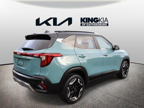 Pluton Blue/Black Roof 2024 Kia Seltos SX