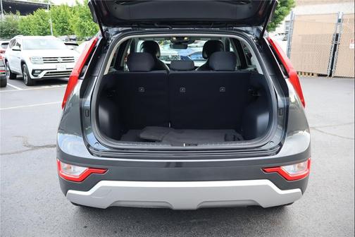 Graphite Gray 2024 Kia Niro LX