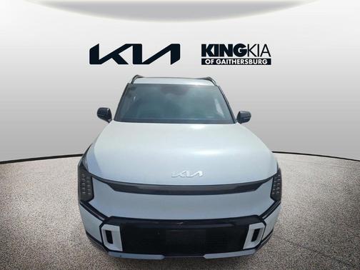 Snow White Pearl 2024 Kia EV9 GT-Line
