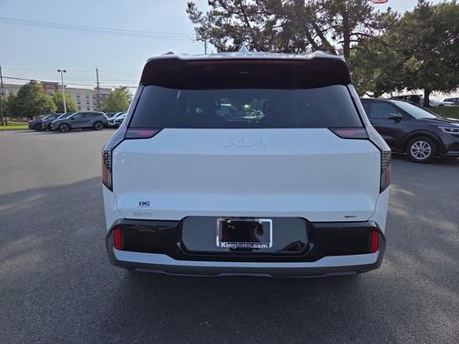 Snow White Pearl 2024 Kia EV9 GT-Line