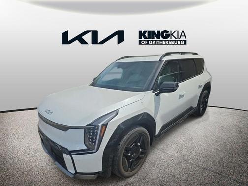Snow White Pearl 2024 Kia EV9 GT-Line