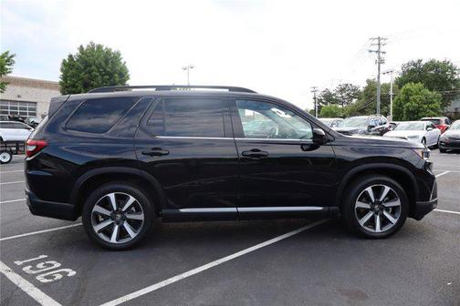 Crystal Black Pearl 2023 Honda Pilot Elite