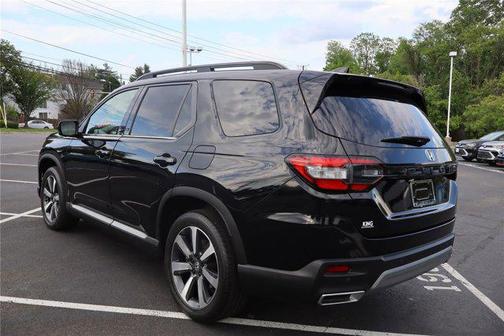 Crystal Black Pearl 2023 Honda Pilot Elite