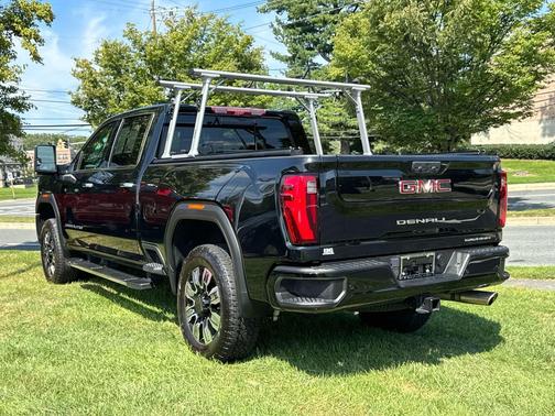 Onyx Black 2024 GMC Sierra 2500 Denali