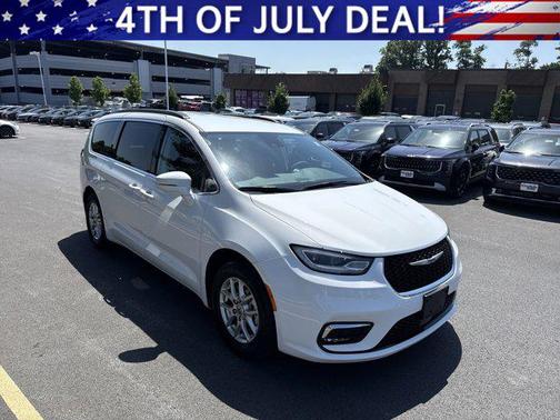 2022 Chrysler Pacifica Touring L