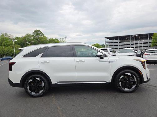 Snow White Pearl 2025 Kia Sorento Hybrid EX