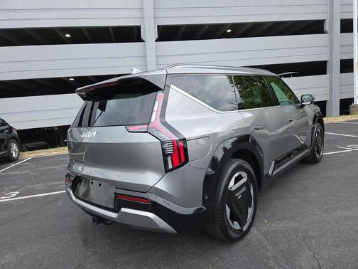 Pebble Gray 2024 Kia EV9 Land