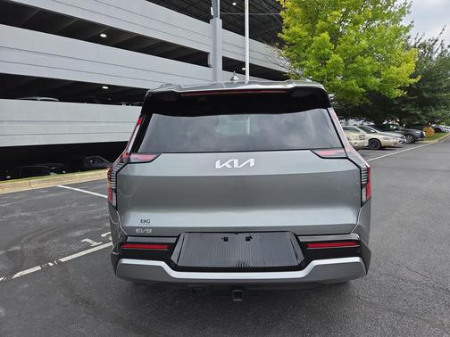 Pebble Gray 2024 Kia EV9 Land