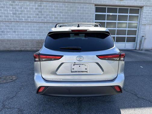 2022 Toyota Highlander LE