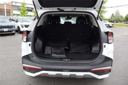 Glacial White Pearl 2023 Kia Sportage EX