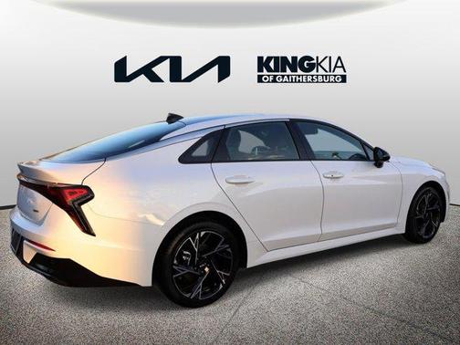 Snow White Pearl 2025 Kia K5 GT-Line