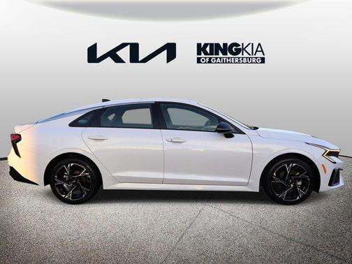 Snow White Pearl 2025 Kia K5 GT-Line