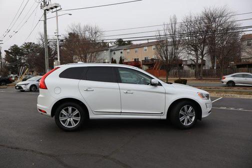 2016 Volvo XC60 T6 Drive-E
