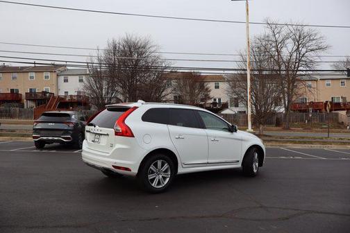 2016 Volvo XC60 T6 Drive-E