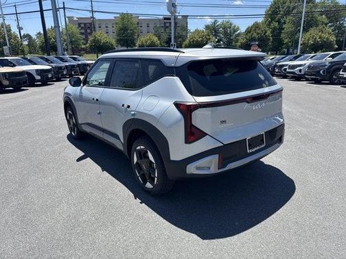 Ivory Silver 2027 Kia Seltos EX