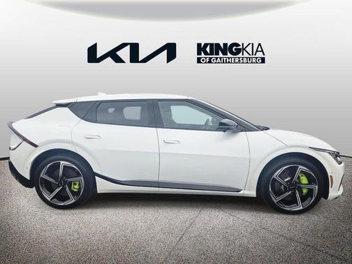 Snow White Pearl 2023 Kia EV6 GT