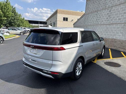 2023 Kia Carnival LX