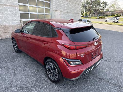 2022 Hyundai KONA EV SEL
