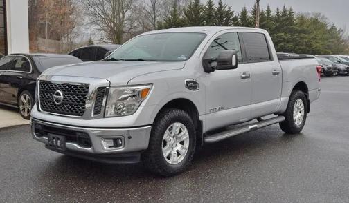 2017 Nissan Titan SV