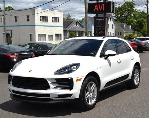White 2019 Porsche Macan Macan