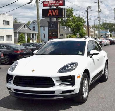 White 2019 Porsche Macan Macan