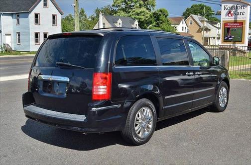 2008 Chrysler Town & Country Limited