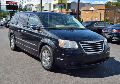 2008 Chrysler Town & Country Limited