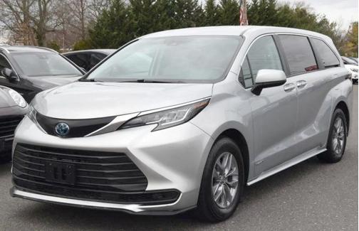 2021 Toyota Sienna LE