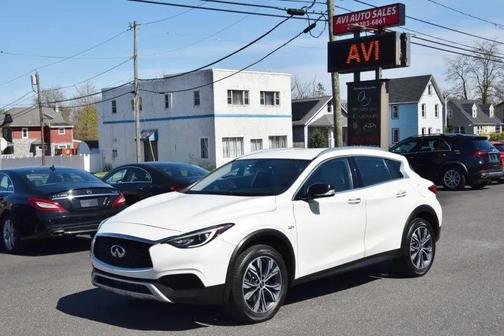 Majestic White 2018 INFINITI QX30 Luxury