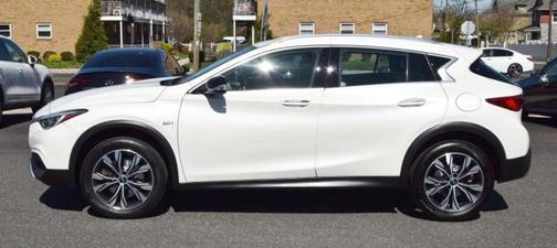 Majestic White 2018 INFINITI QX30 Luxury