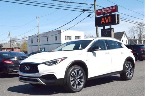 Majestic White 2018 INFINITI QX30 Luxury