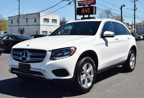 White 2018 Mercedes-Benz GLC 300 Base