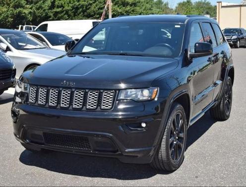 Granite Crystal Metallic Clearcoat 2020 Jeep Grand Cherokee Laredo