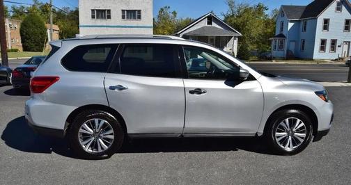 2019 Nissan Pathfinder SL