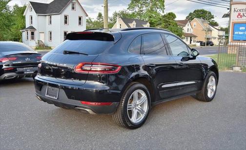 2017 Porsche Macan Base
