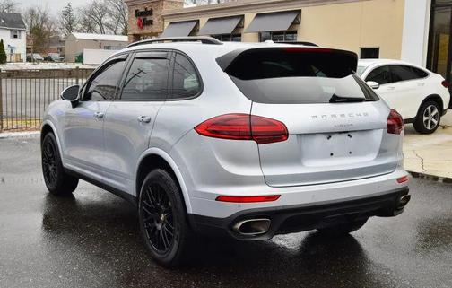 2018 Porsche Cayenne Platinum Edition