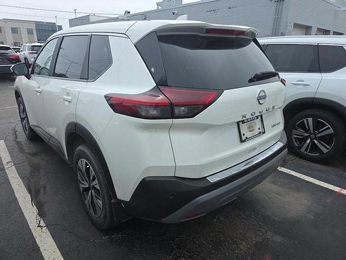Pearl White Tricoat 2023 Nissan Rogue SV