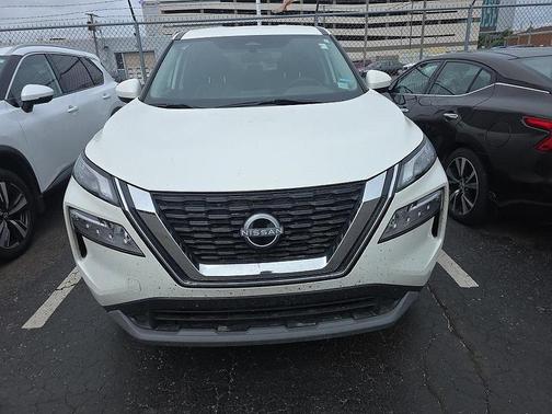 Pearl White Tricoat 2023 Nissan Rogue SV