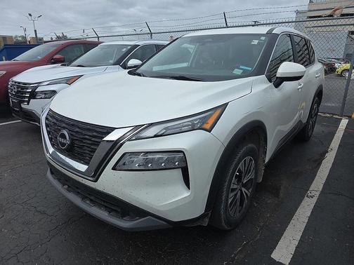 Pearl White Tricoat 2023 Nissan Rogue SV