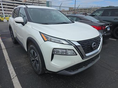 Pearl White Tricoat 2023 Nissan Rogue SV