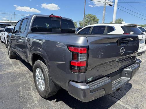 Gun Metallic 2024 Nissan Frontier SV