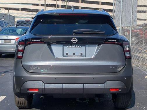 2025 Nissan Kicks SV