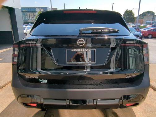 2025 Nissan Kicks SV