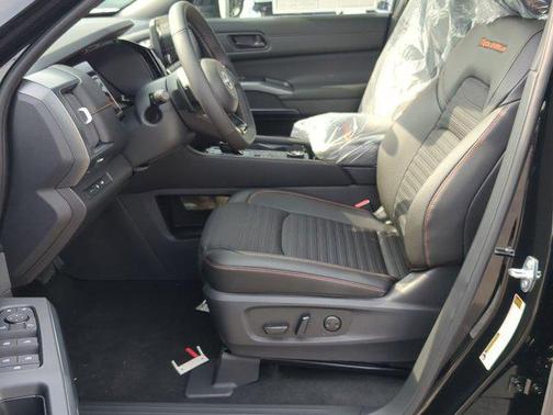 2025 Nissan Pathfinder Rock Creek 4WD