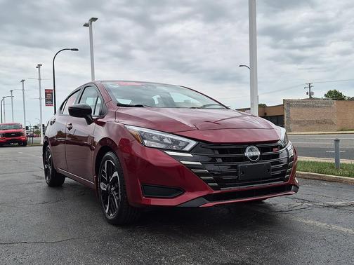 Scarlet Ember Tintcoat 2024 Nissan Versa 1.6 S