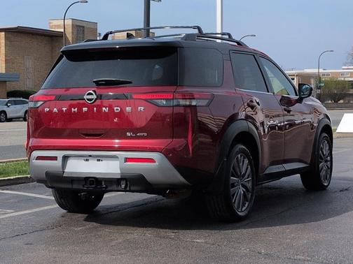 2023 Nissan Pathfinder SL 4WD