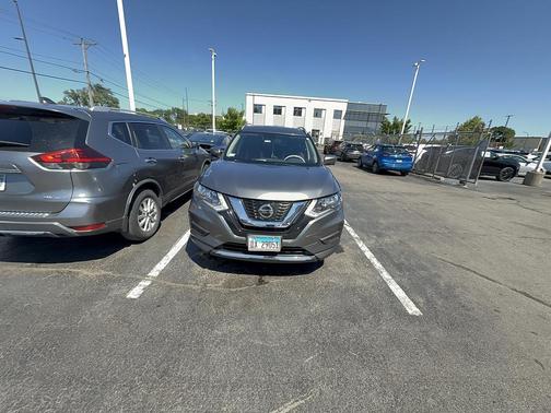 Gun Metallic 2019 Nissan Rogue SV