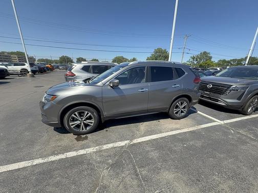 Gun Metallic 2019 Nissan Rogue SV